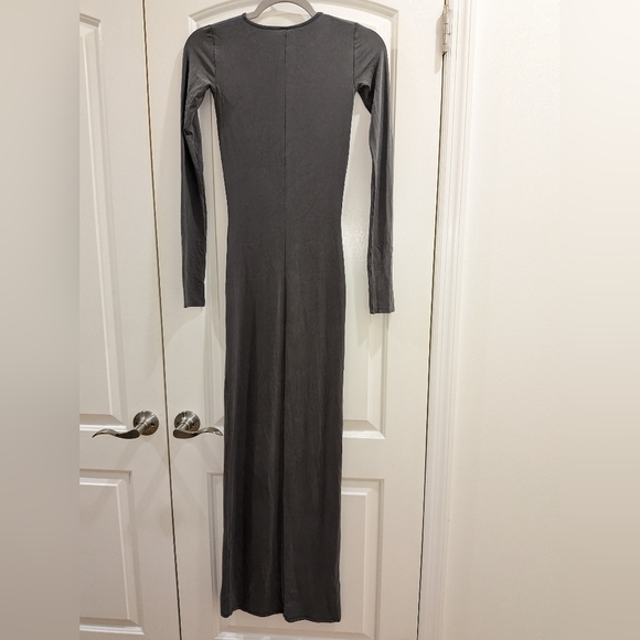 1. NWT SKIMS SMOOTH LOUNGE CREW NECK LONG SLEEVE DRESS IN GUNMETAL - Picture 5 of 7